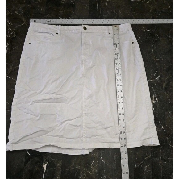 Laura Scott All White Skirt Knee Length Midi Straight Womens Size 16 Pockets - Picture 7 of 7